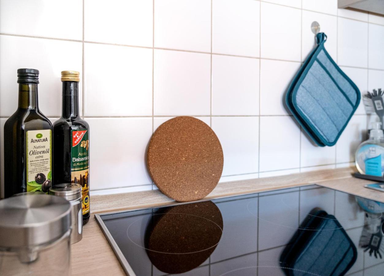 Gemuetliche 2-Zimmer Wohnung - Balkon - Parkplatz - Smart Tv - Arbeitsplatz ฟรีดแบร์ก ภายนอก รูปภาพ